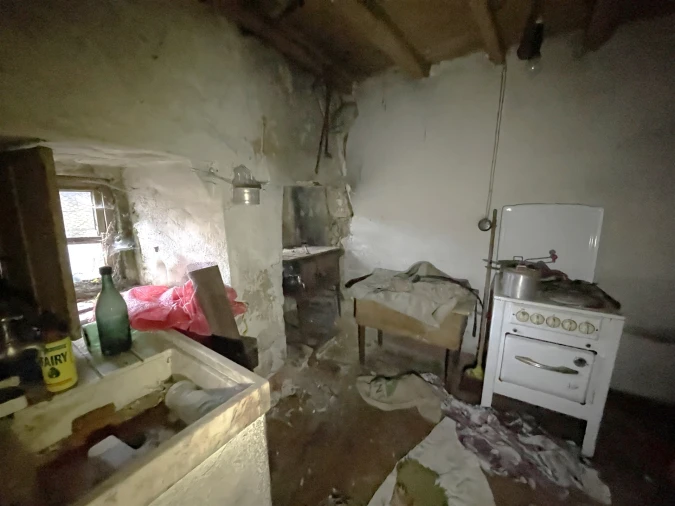 Moradia T2 para Venda em Folgosinho Foto 10