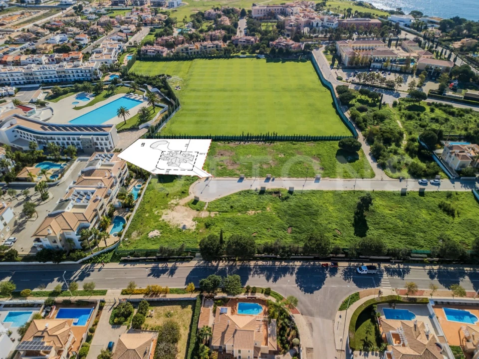 Terreno para Venda em Lagos (São Sebastião e Santa Maria) Foto 1