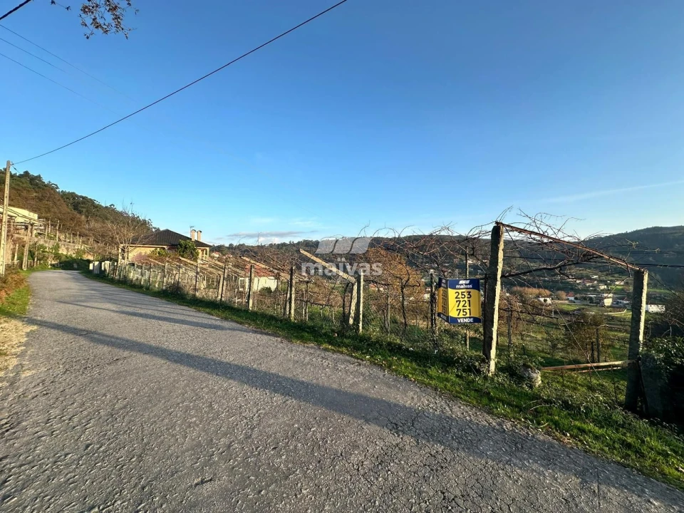 Terreno para Venda em Aboim da Nóbrega e Gondomar Foto 4