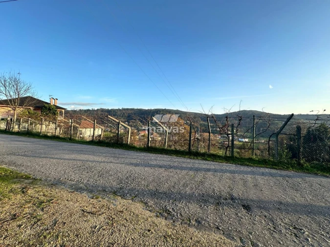 Terreno para Venda em Aboim da Nóbrega e Gondomar Foto 3