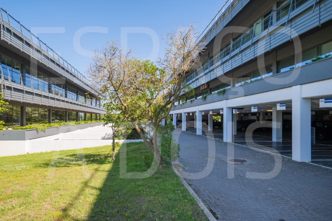 Escritório para Arrendamento em Porto Salvo Foto 17