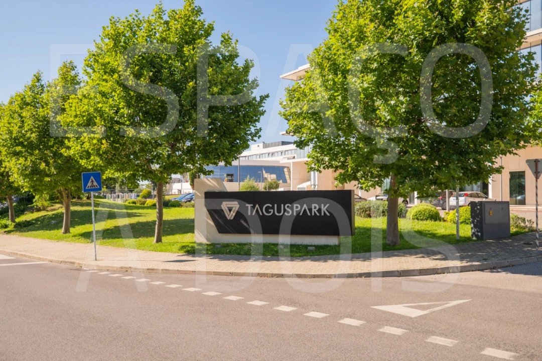 Escritório para Arrendamento em Porto Salvo Foto 36