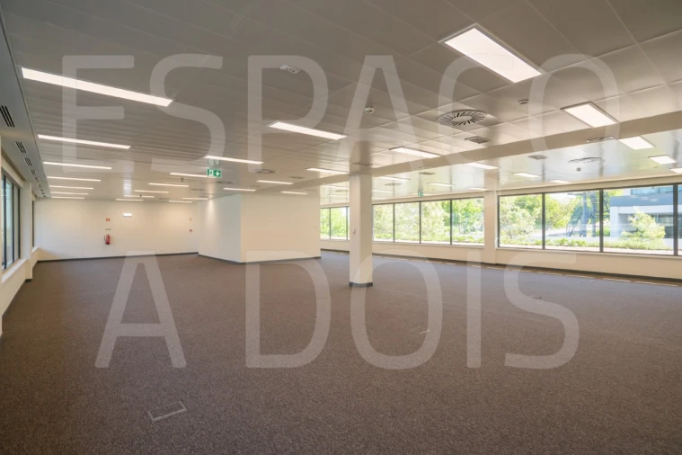 Escritório para Arrendamento em Porto Salvo Foto 5