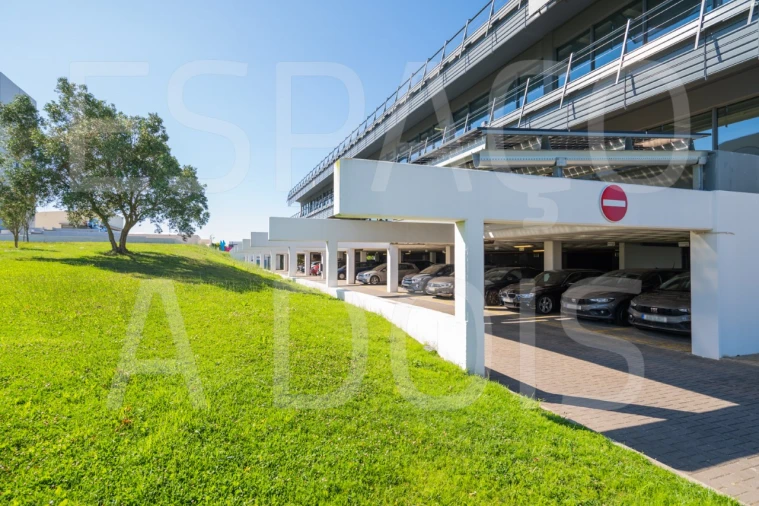 Escritório para Arrendamento em Porto Salvo Foto 20