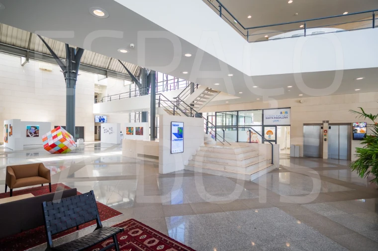 Escritório para Arrendamento em Porto Salvo Foto 34