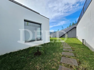 Moradia T3 para Venda em Santa Cruz