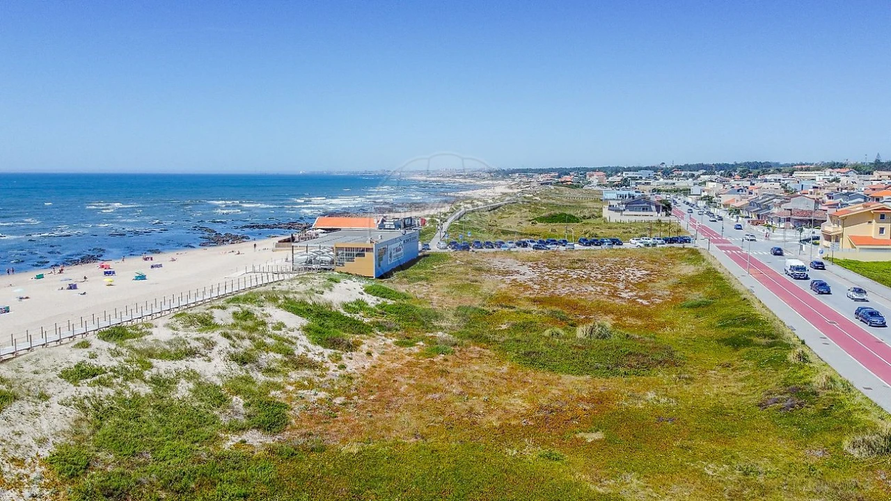 Terreno para Venda em Gulpilhares e Valadares Foto 3