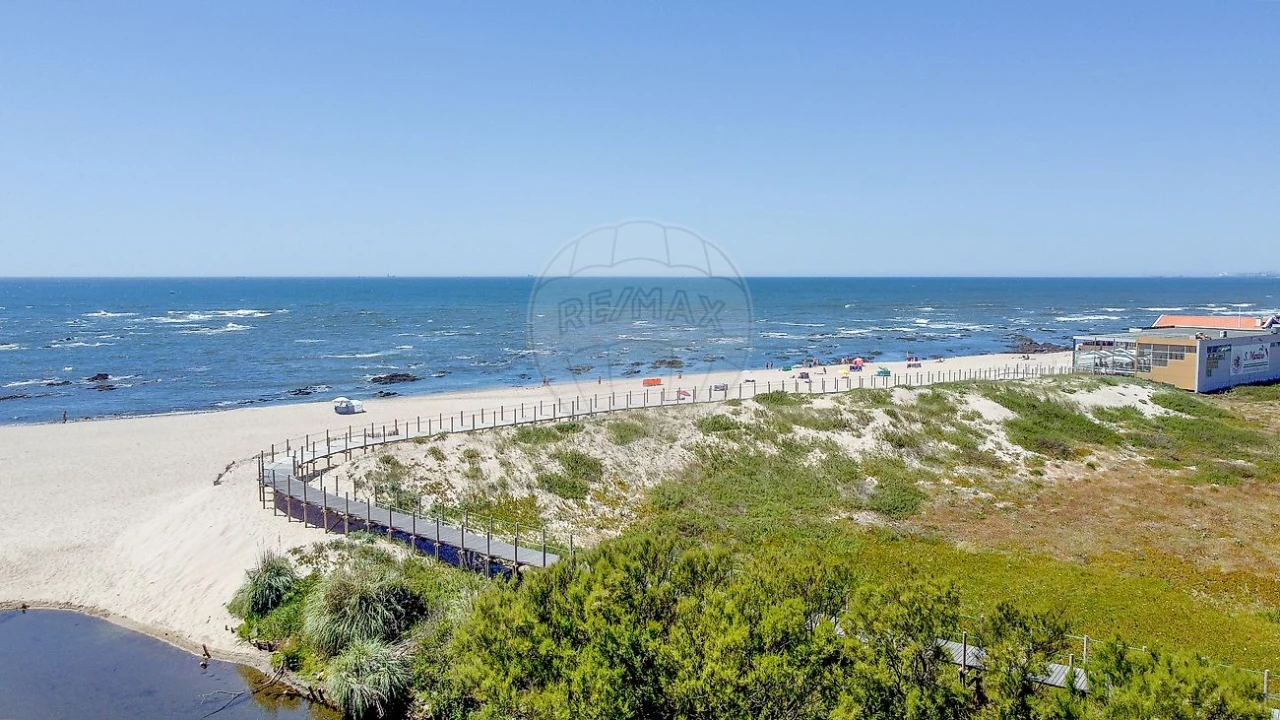 Terreno para Venda em Gulpilhares e Valadares Foto 8
