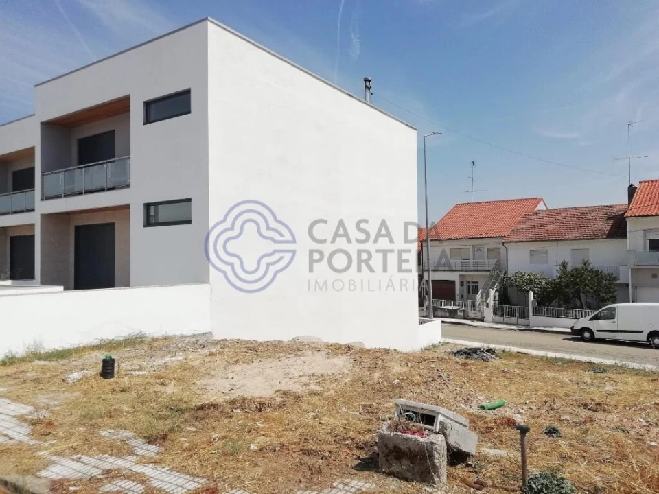 Terreno para Venda em Miranda do Douro Foto 1