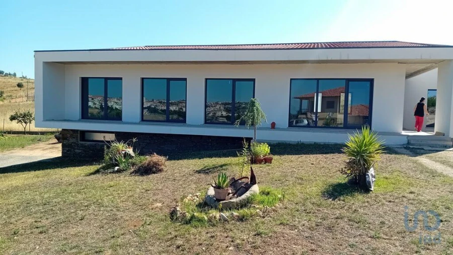 Moradia T3 para Venda em Mogadouro, Valverde, Vale de Porco e Vilar de Rei Foto 2