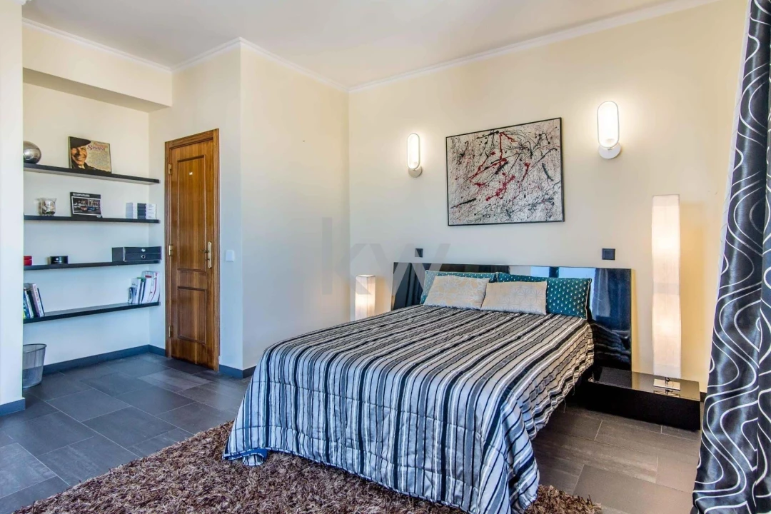 Apartamento T4 para Venda em Portimão Foto 24