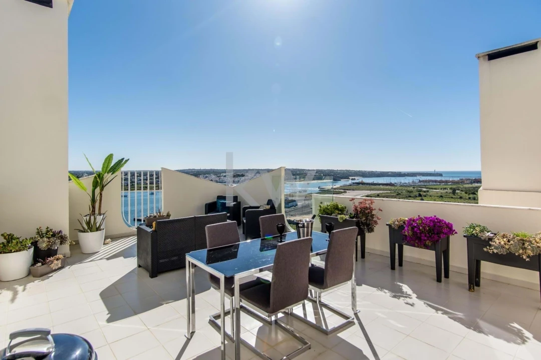Apartamento T4 para Venda em Portimão Foto 6