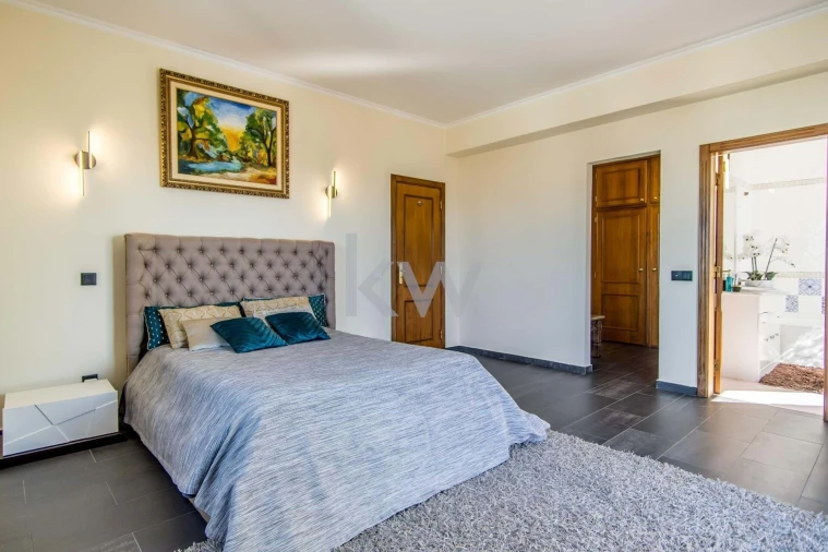 Apartamento T4 para Venda em Portimão Foto 19