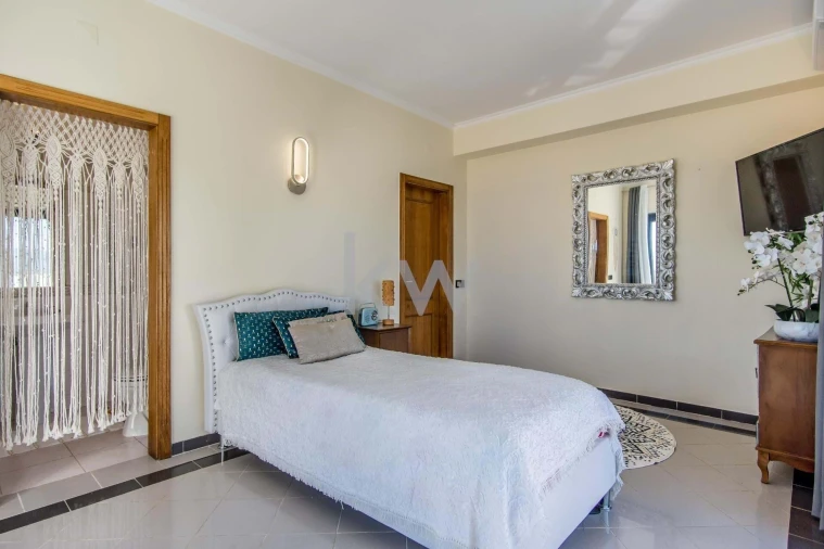 Apartamento T4 para Venda em Portimão Foto 9