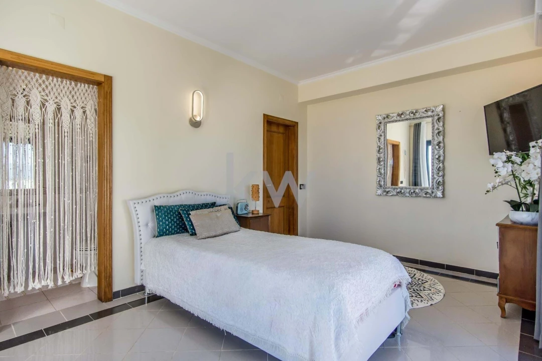 Apartamento T4 para Venda em Portimão Foto 9