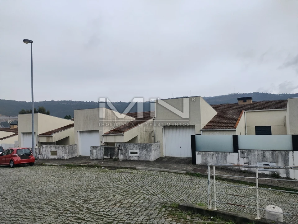 Terreno para Venda em Fânzeres e São Pedro da Cova Foto 8
