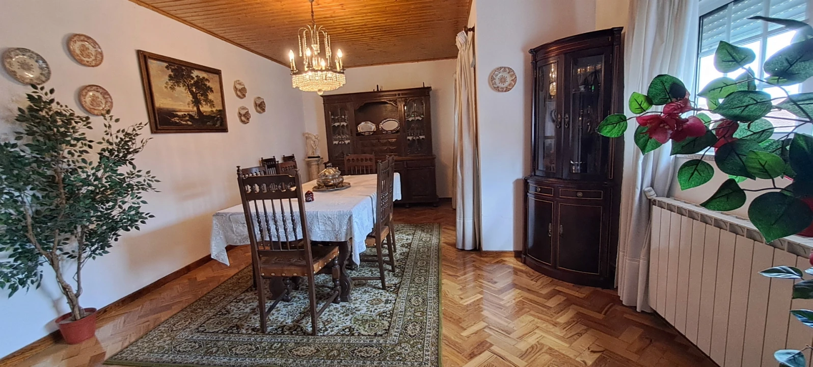 Moradia T5 para Venda em Miranda do Douro Foto 17