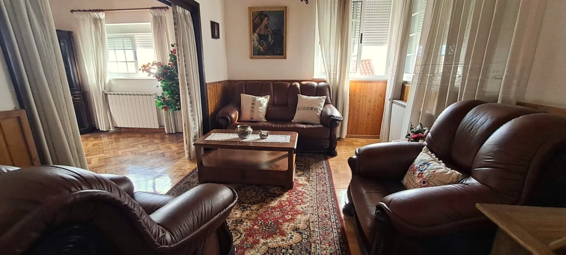 Moradia T5 para Venda em Miranda do Douro Foto 14