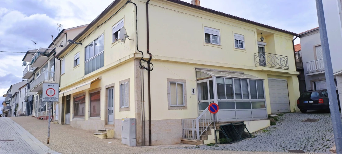 Moradia T5 para Venda em Miranda do Douro Foto 68