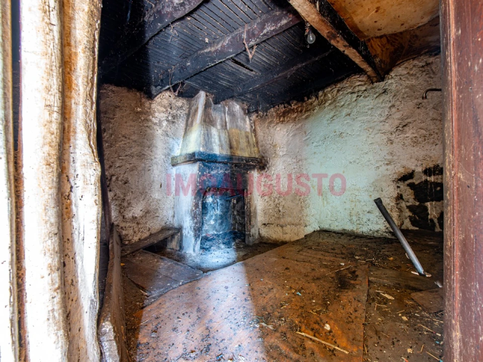 Moradia T2 para Venda em Linhares Foto 4