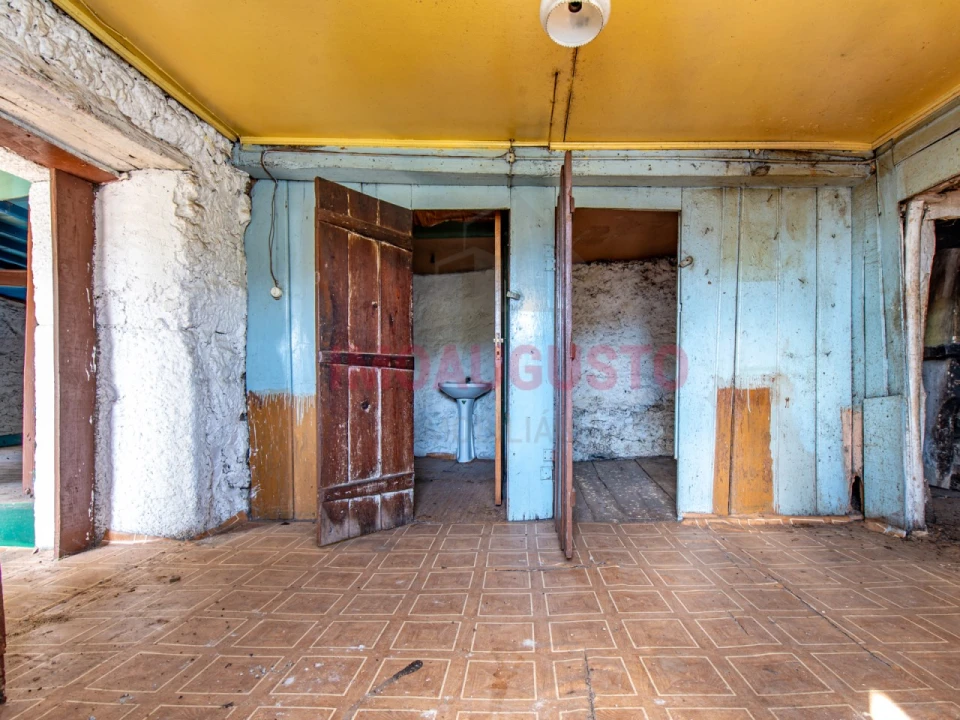 Moradia T2 para Venda em Linhares Foto 7