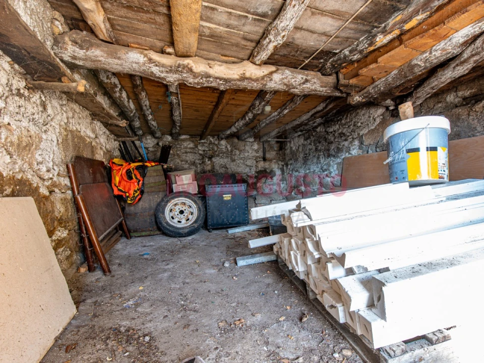 Moradia T2 para Venda em Linhares Foto 8