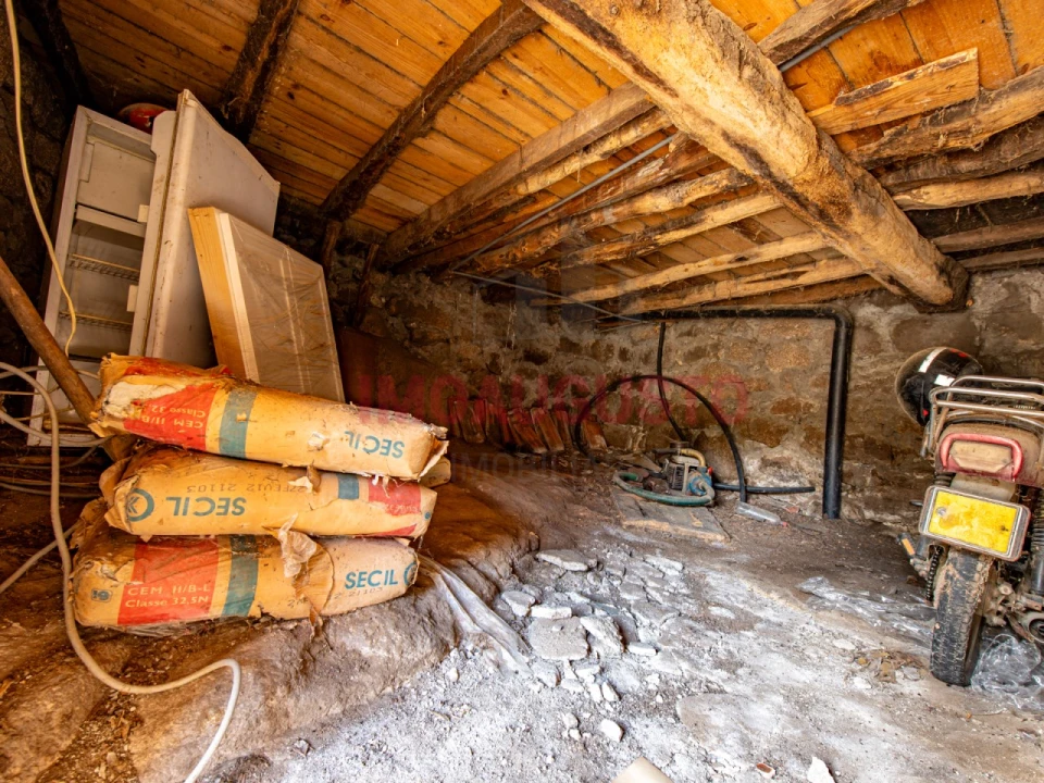 Moradia T2 para Venda em Linhares Foto 9