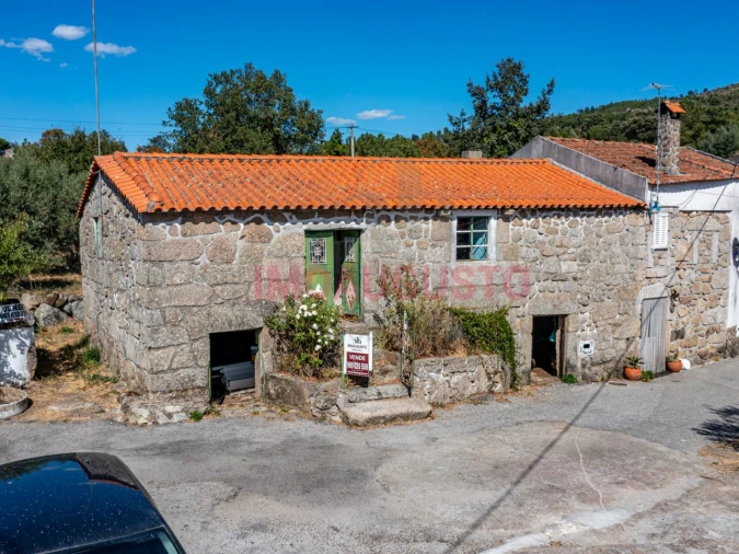 Moradia T2 para Venda em Linhares Foto 1