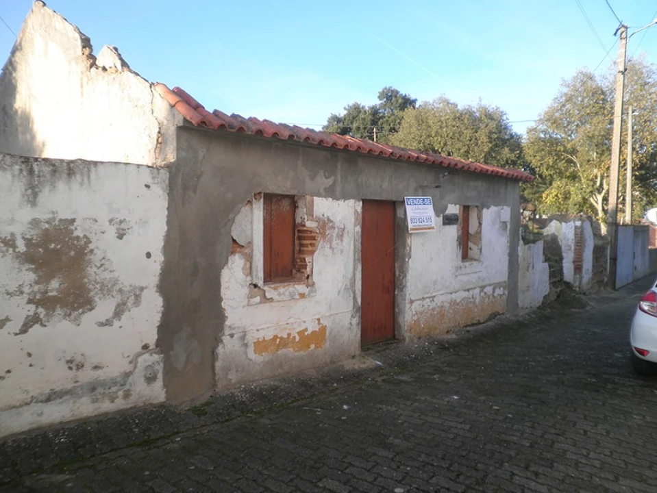 Moradia T2 para Venda em Longomel Foto 2