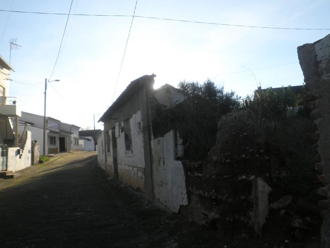 Moradia T2 para Venda em Longomel Foto 3