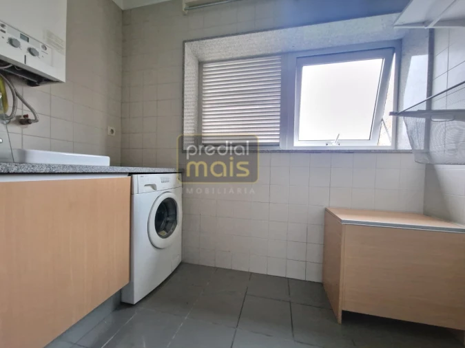Apartamento T2 para Venda em Antas e Abade de Vermoim Foto 3