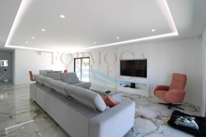 Moradia T3 para Venda em Moncarapacho e Fuseta