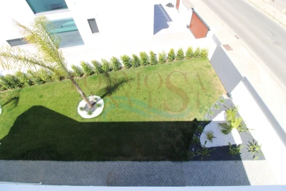 Moradia T3 para Venda em Moncarapacho e Fuseta
