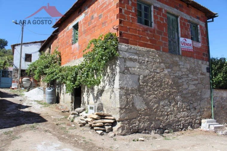 Moradia T2 para Venda em Cortiços Foto 1