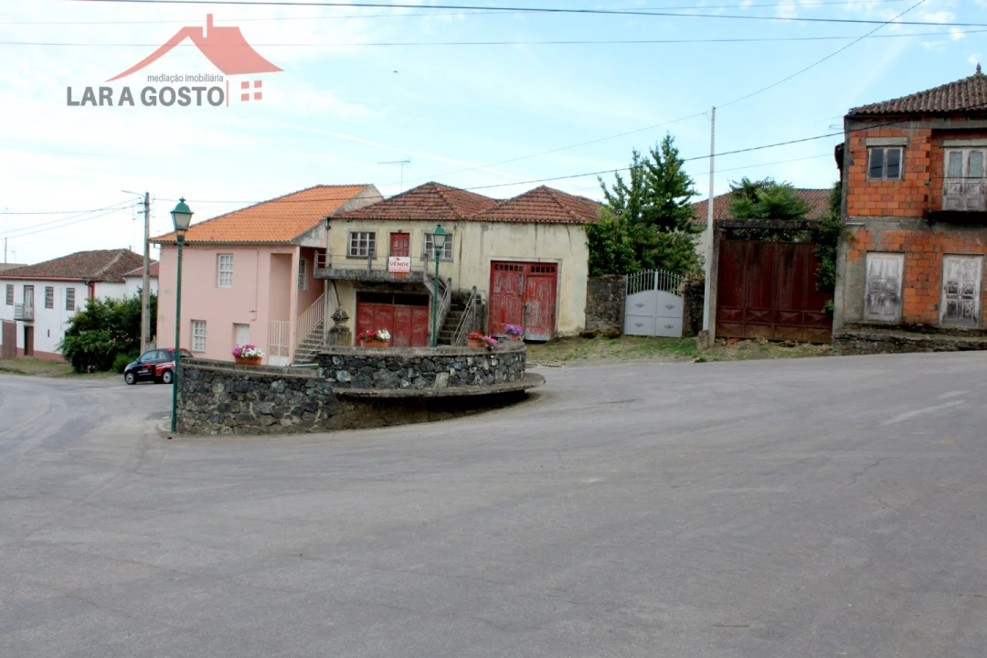 Moradia T1 para Venda em Vinhas Foto 1