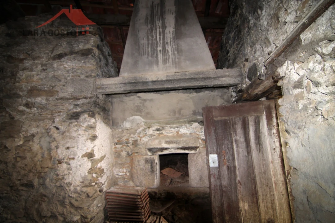 Moradia T2 para Venda em Vale da Porca Foto 12