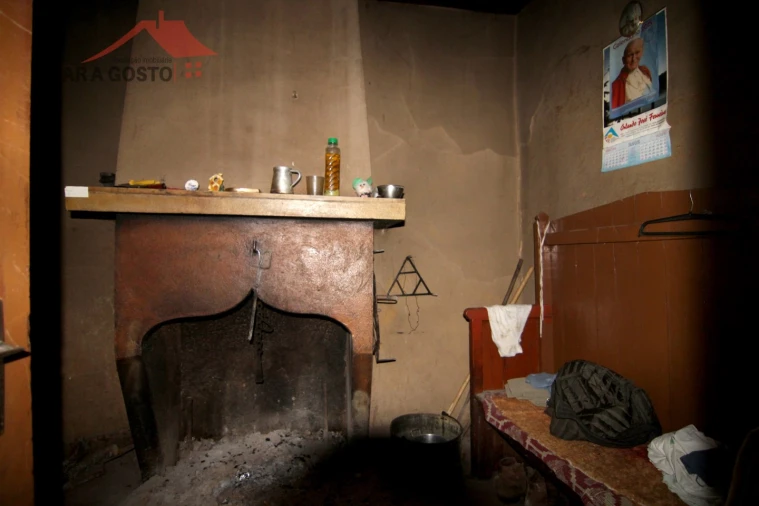 Moradia T2 para Venda em Vale da Porca Foto 5