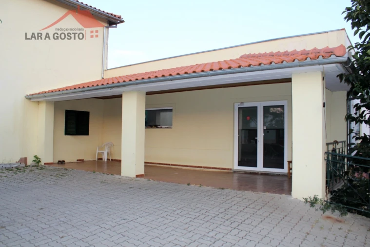 Negócio para Venda em Rebordãos Foto 4