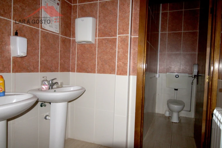 Negócio para Venda em Rebordãos Foto 8