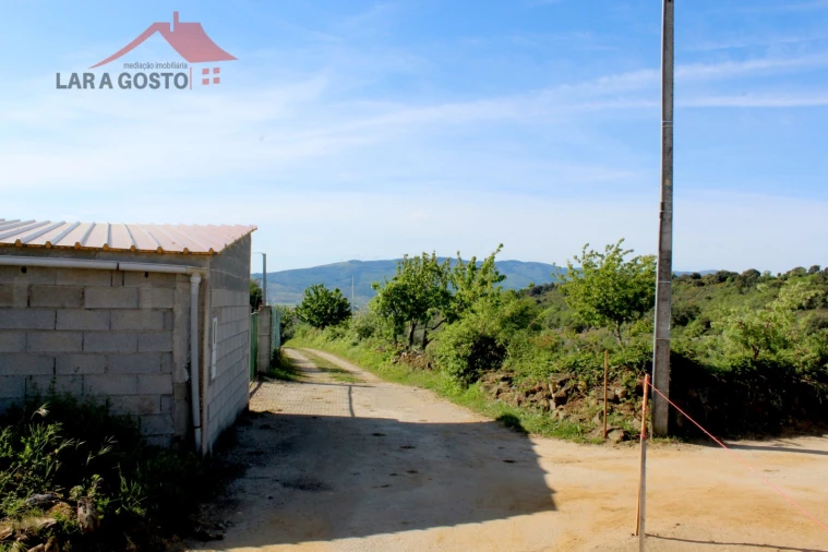 Terreno para Venda em Amendoeira Foto 2