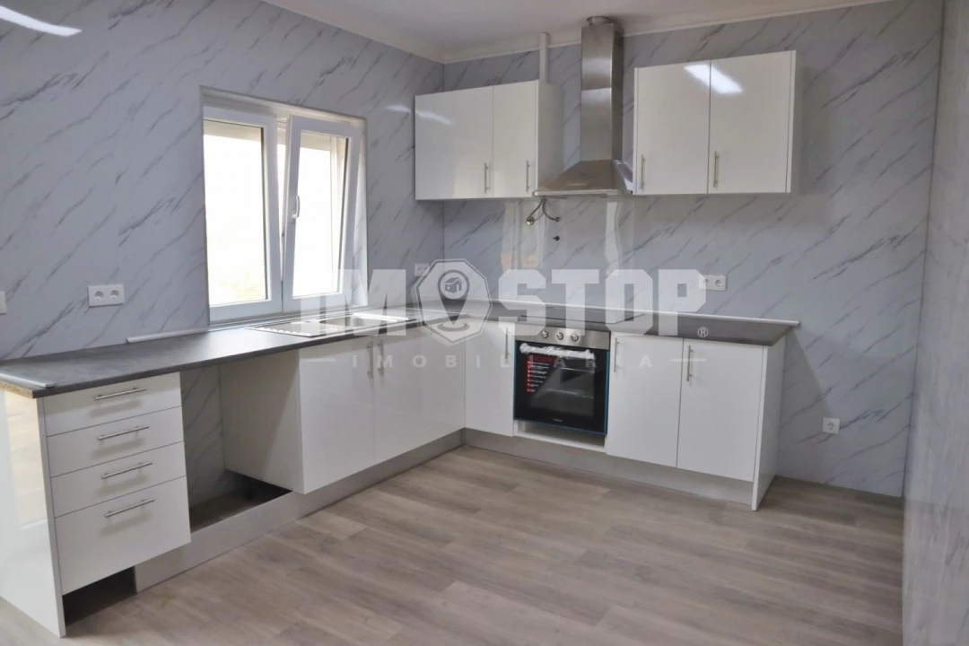 Moradia T3 para Venda em Oiã Foto 12