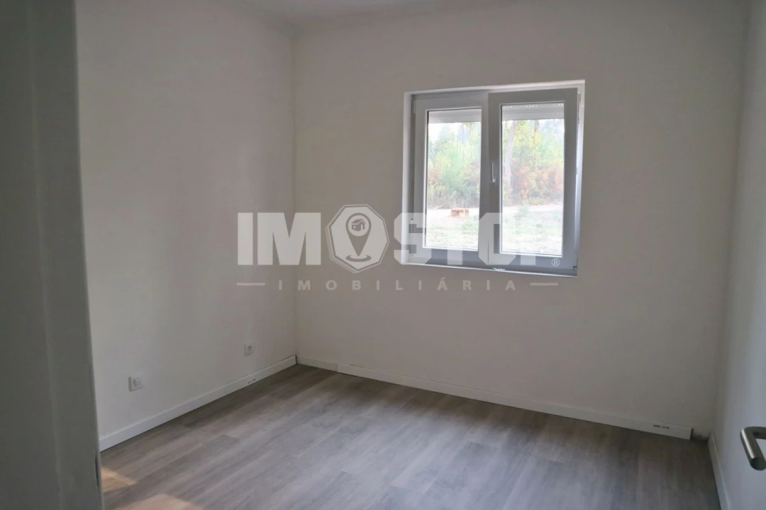 Moradia T3 para Venda em Oiã Foto 15