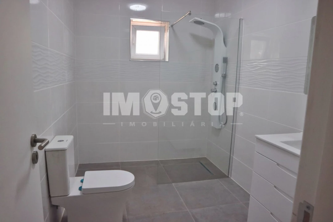 Moradia T3 para Venda em Oiã Foto 20