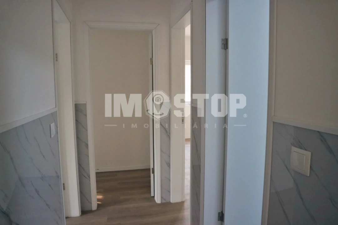 Moradia T3 para Venda em Oiã Foto 24