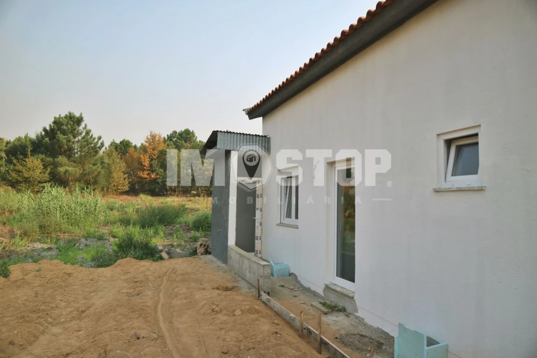 Moradia T3 para Venda em Oiã Foto 29