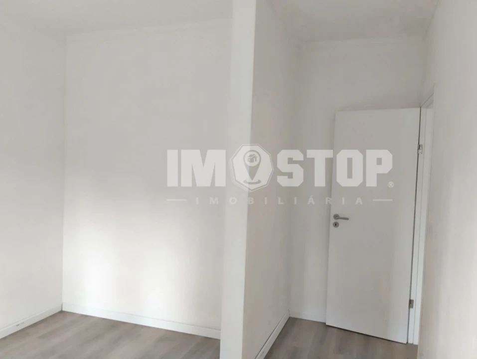 Moradia T3 para Venda em Oiã Foto 6