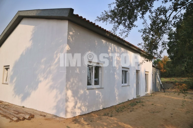 Moradia T3 para Venda em Oiã