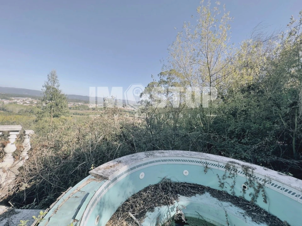 Moradia T5 para Venda em Sangalhos Foto 33