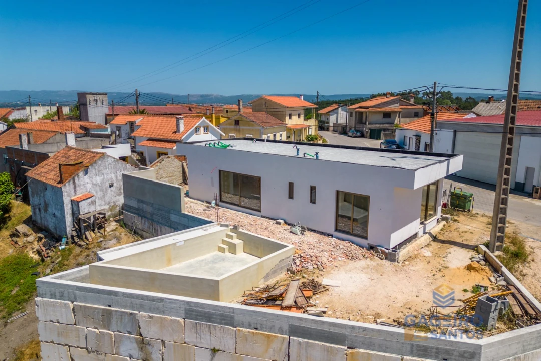 Moradia T3 para Venda em Vimeiro Foto 1