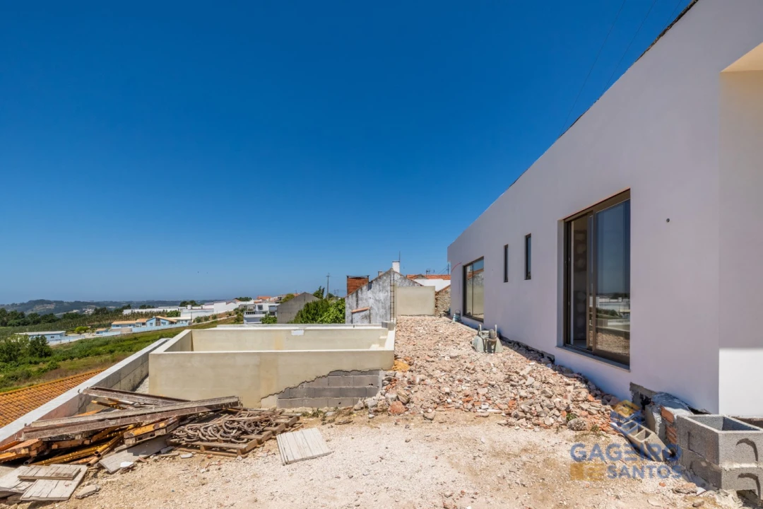 Moradia T3 para Venda em Vimeiro Foto 13